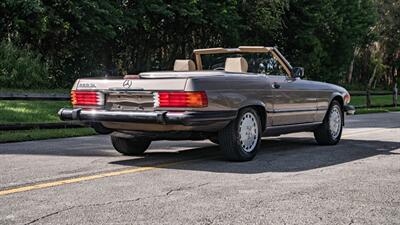 1988 Mercedes-Benz 560 SL   - Photo 13 - Boca Raton, FL 33432