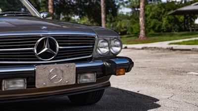 1988 Mercedes-Benz 560 SL   - Photo 17 - Boca Raton, FL 33432