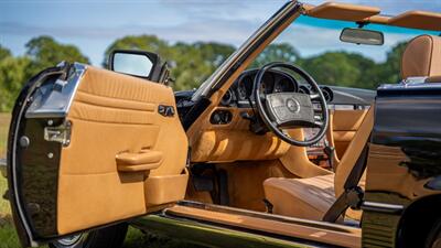 1986 Mercedes-Benz 560 SL   - Photo 19 - Boca Raton, FL 33432