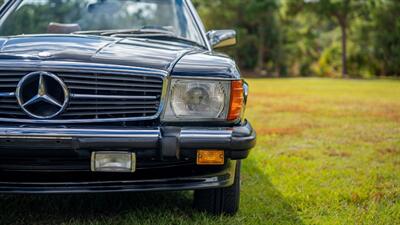 1986 Mercedes-Benz 560 SL   - Photo 18 - Boca Raton, FL 33432
