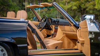 1986 Mercedes-Benz 560 SL   - Photo 24 - Boca Raton, FL 33432