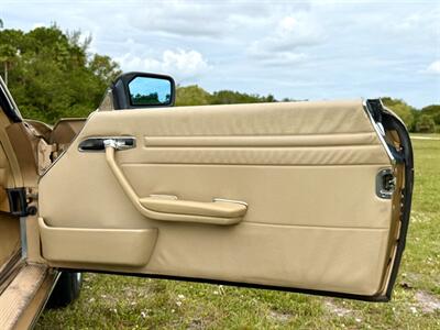 1988 Mercedes-Benz 560 SL   - Photo 17 - Boca Raton, FL 33432
