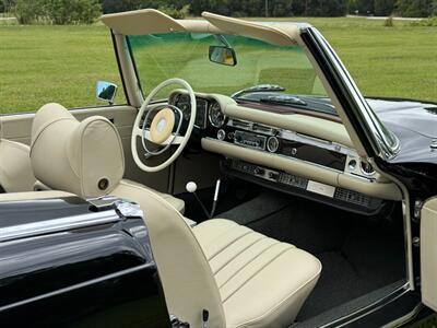 1970 Mercedes-Benz 280SL   - Photo 24 - Boca Raton, FL 33432