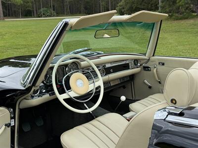 1970 Mercedes-Benz 280SL   - Photo 18 - Boca Raton, FL 33432