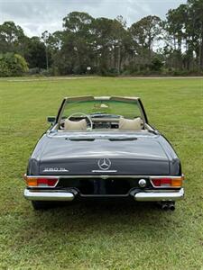 1970 Mercedes-Benz 280SL   - Photo 9 - Boca Raton, FL 33432