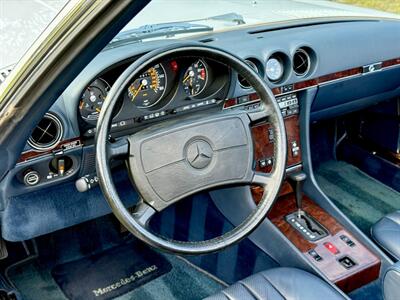 1987 Mercedes-Benz 560 SL   - Photo 23 - Boca Raton, FL 33432