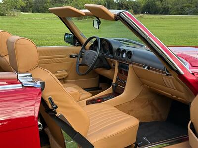 1988 Mercedes-Benz 560 SL   - Photo 25 - Boca Raton, FL 33432