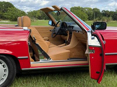 1988 Mercedes-Benz 560 SL   - Photo 22 - Boca Raton, FL 33432