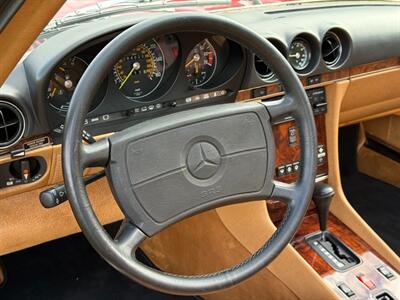 1988 Mercedes-Benz 560 SL   - Photo 18 - Boca Raton, FL 33432