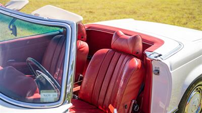 1969 Mercedes Benz 280SL SL   - Photo 15 - Boca Raton, FL 33432