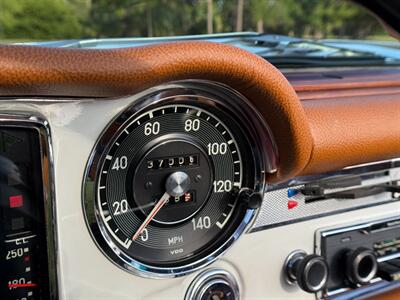 1969 Mercedes Benz 280SL SL   - Photo 21 - Boca Raton, FL 33432