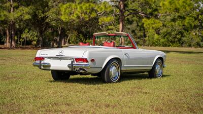 1969 Mercedes Benz 280SL SL   - Photo 11 - Boca Raton, FL 33432