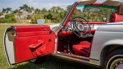 1969 Mercedes Benz 280SL SL   - Photo 14 - Boca Raton, FL 33432