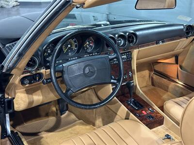 1986 Mercedes-Benz 560 SL   - Photo 19 - Boca Raton, FL 33432