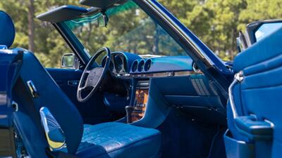 1988 Mercedes-Benz 560 SL   - Photo 22 - Boca Raton, FL 33432