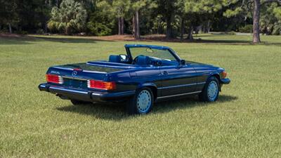 1988 Mercedes-Benz 560 SL   - Photo 15 - Boca Raton, FL 33432