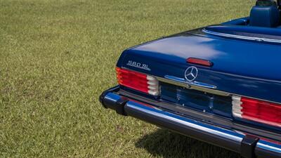 1988 Mercedes-Benz 560 SL   - Photo 19 - Boca Raton, FL 33432