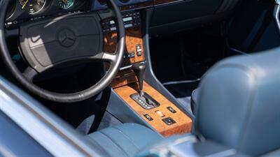 1988 Mercedes-Benz 560 SL   - Photo 30 - Boca Raton, FL 33432