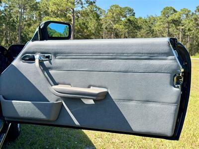1988 Mercedes-Benz 560 SL   - Photo 19 - Boca Raton, FL 33432