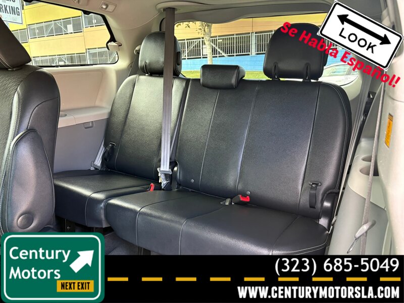 2013 Toyota Sienna SE 8-Passenger   - Photo 11 - Los Angeles, CA 90022