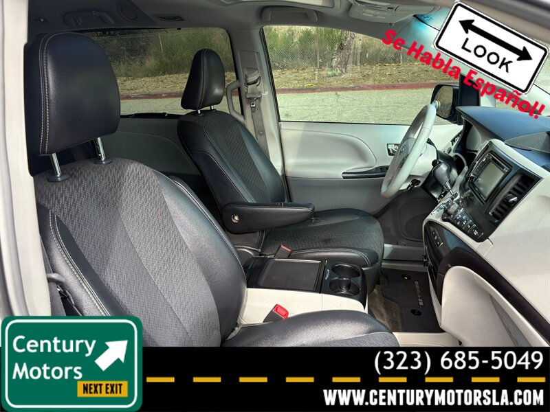 2013 Toyota Sienna SE 8-Passenger   - Photo 19 - Los Angeles, CA 90022