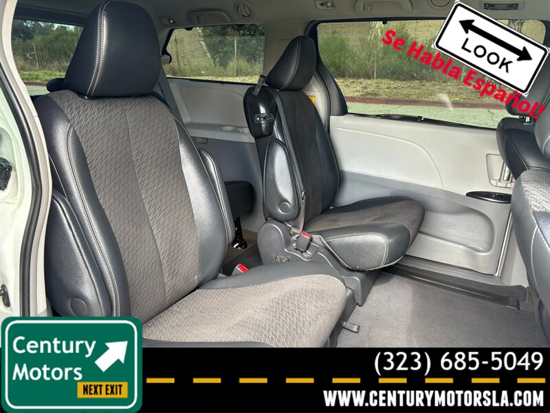 2013 Toyota Sienna SE 8-Passenger   - Photo 15 - Los Angeles, CA 90022
