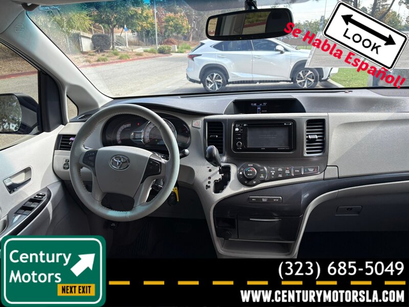 2013 Toyota Sienna SE 8-Passenger   - Photo 17 - Los Angeles, CA 90022