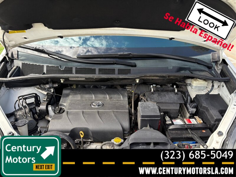 2013 Toyota Sienna SE 8-Passenger   - Photo 22 - Los Angeles, CA 90022