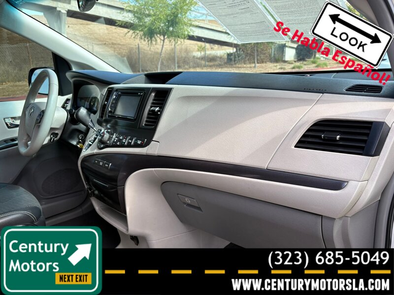 2013 Toyota Sienna SE 8-Passenger   - Photo 20 - Los Angeles, CA 90022