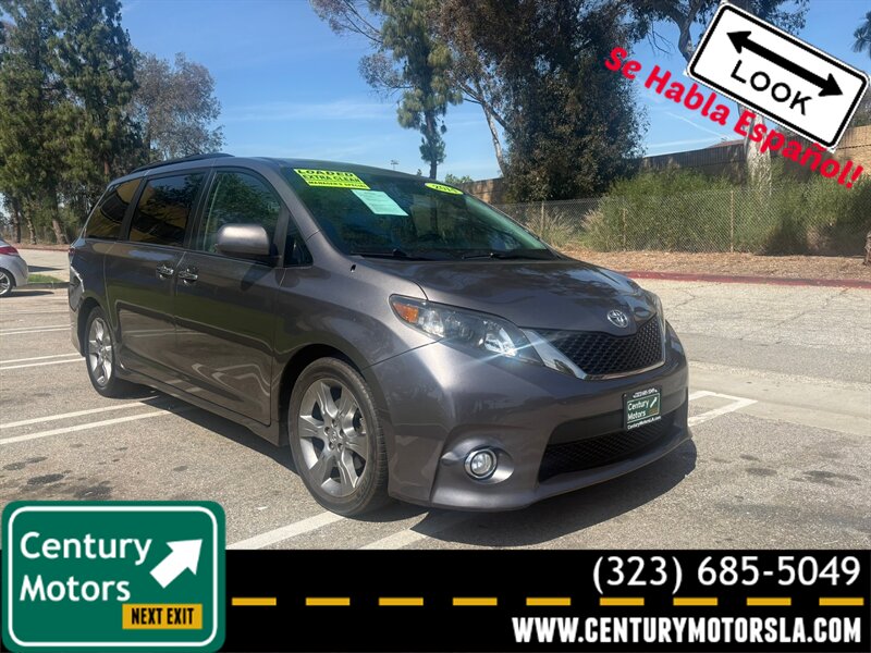2014 Toyota Sienna SE 8-Passenger  