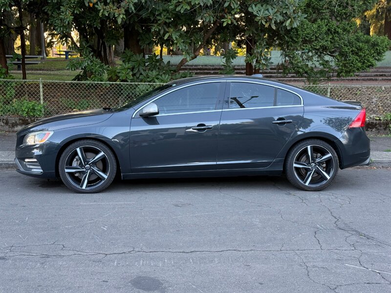 2015 Volvo S60 T6 R-Design Platinum - Photo 2 - Portland, OR 97202