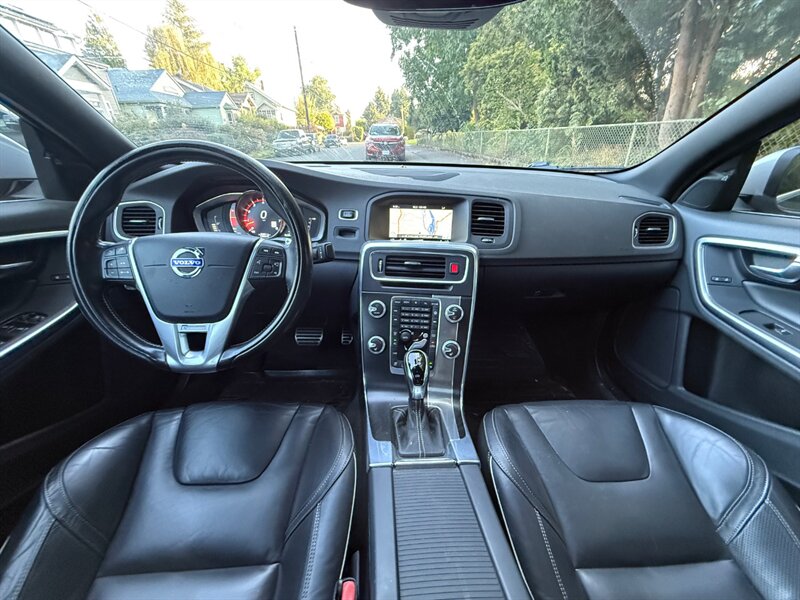 2015 Volvo S60 T6 R-Design Platinum - Photo 15 - Portland, OR 97202