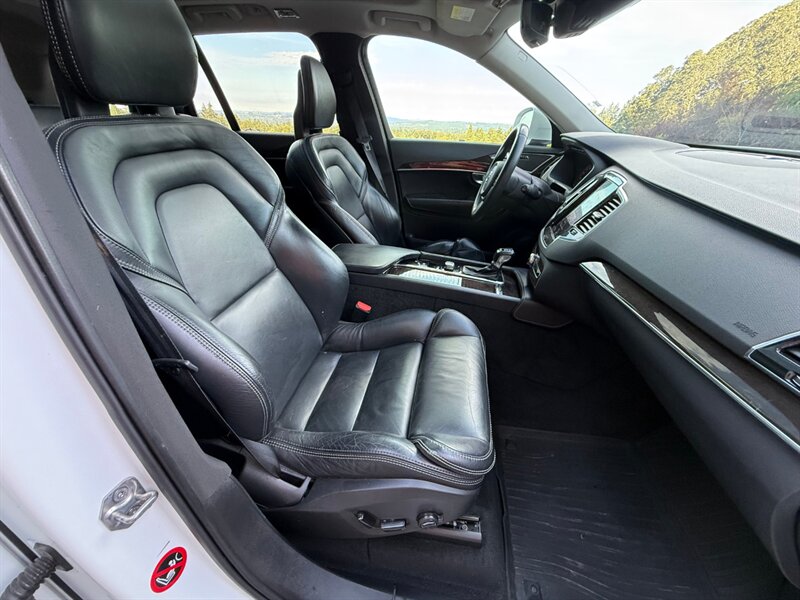 2018 Volvo XC90 T6 Momentum - Photo 11 - Portland, OR 97202