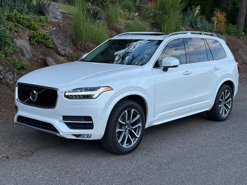 2018 Volvo XC90 T6 Momentum  
