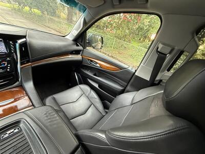 2018 Cadillac Escalade ESV Premium Luxury   - Photo 22 - Portland, OR 97202