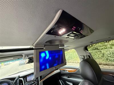 2018 Cadillac Escalade ESV Premium Luxury   - Photo 16 - Portland, OR 97202