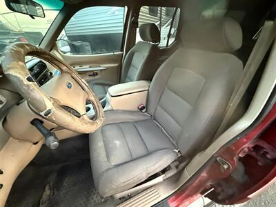 2001 Ford Explorer Sport Trac 4dr   - Photo 8 - Portland, OR 97202