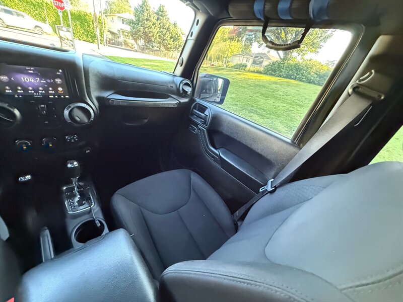 2015 Jeep Wrangler Unlimited Sport - Photo 19 - Portland, OR 97202