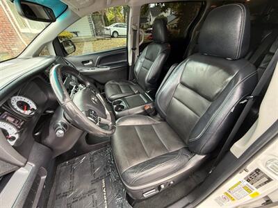 2016 Toyota Sienna SE 8-Passenger - Photo 8 - Portland, OR 97202