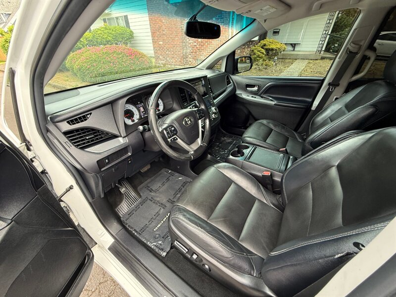 2016 Toyota Sienna SE 8-Passenger - Photo 7 - Portland, OR 97202