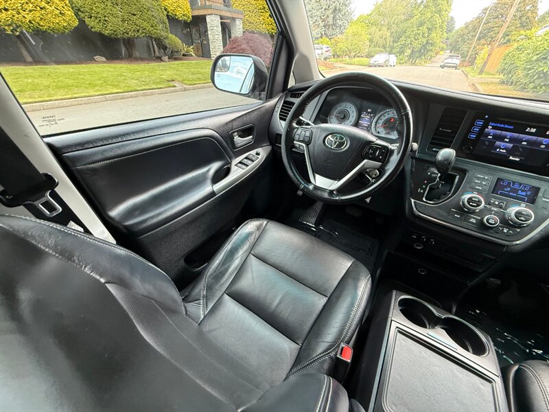 2016 Toyota Sienna SE 8-Passenger - Photo 18 - Portland, OR 97202