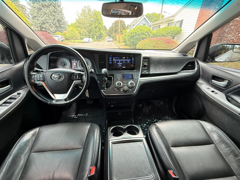 2016 Toyota Sienna SE 8-Passenger - Photo 15 - Portland, OR 97202
