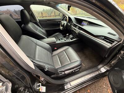 2017 Lexus ES 350   - Photo 9 - Portland, OR 97202