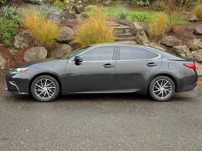 2017 Lexus ES 350   - Photo 2 - Portland, OR 97202