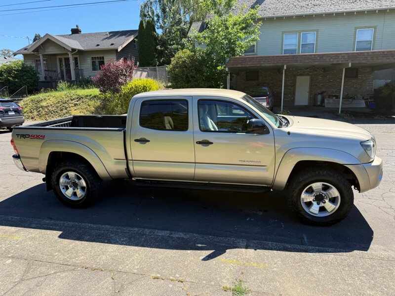 2006 Toyota Tacoma V6 V6 4dr Double Cab - Photo 6 - Portland, OR 97202