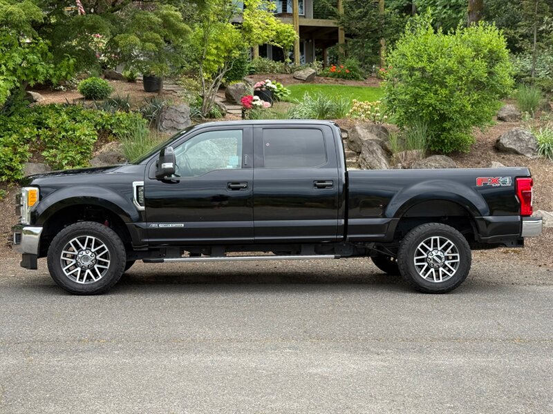 2017 Ford F-250 Super Duty Lariat - Photo 2 - Portland, OR 97202