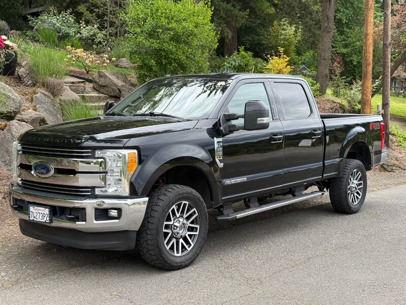 2017 Ford F-250 Super Duty Lariat   - Photo 1 - Portland, OR 97202