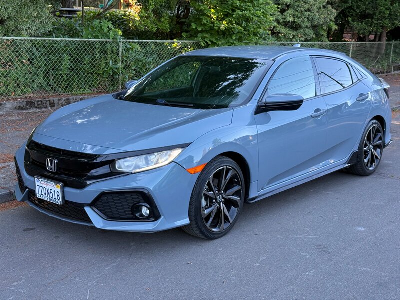 2017 Honda Civic Sport   - Photo 1 - Portland, OR 97202
