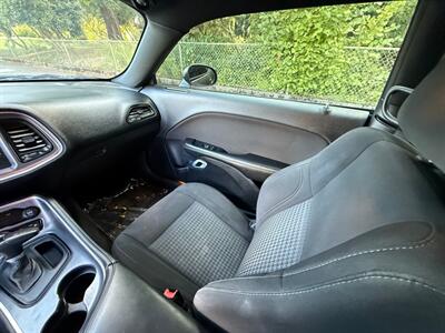 2016 Dodge Challenger SXT   - Photo 18 - Portland, OR 97202