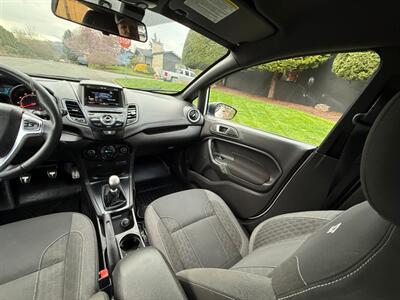2015 Ford Fiesta ST   - Photo 17 - Portland, OR 97202